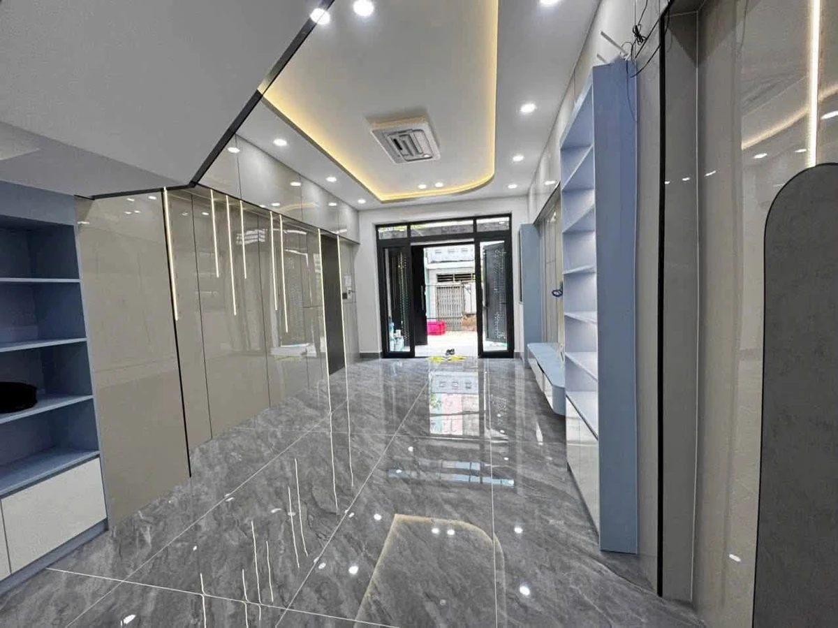 Bán nhà hẻm xe hơi 8m Hậu Giang Quận 6, 4x14m, 1 trệt 2 lầu, giá 8,5 tỷ - Ảnh thu nhỏ 3