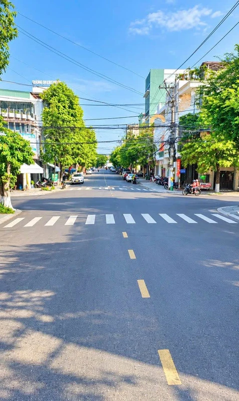 Bán đất mặt tiền đường Lê Hồng Phong, TP Quy Nhơn, 150m2, gần biển, giá 14 tỷ