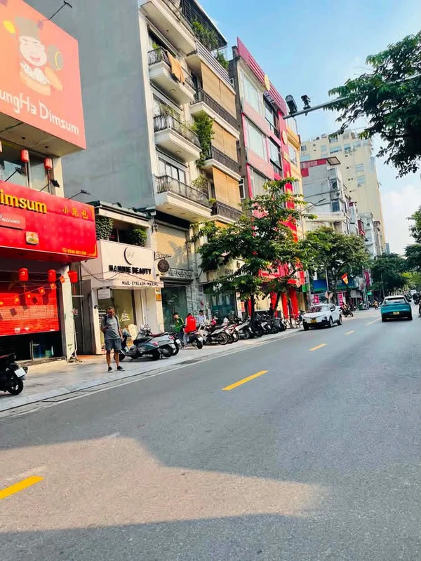 Bán nhà phố mặt tiền Châu Long 210m² 88 tỷ