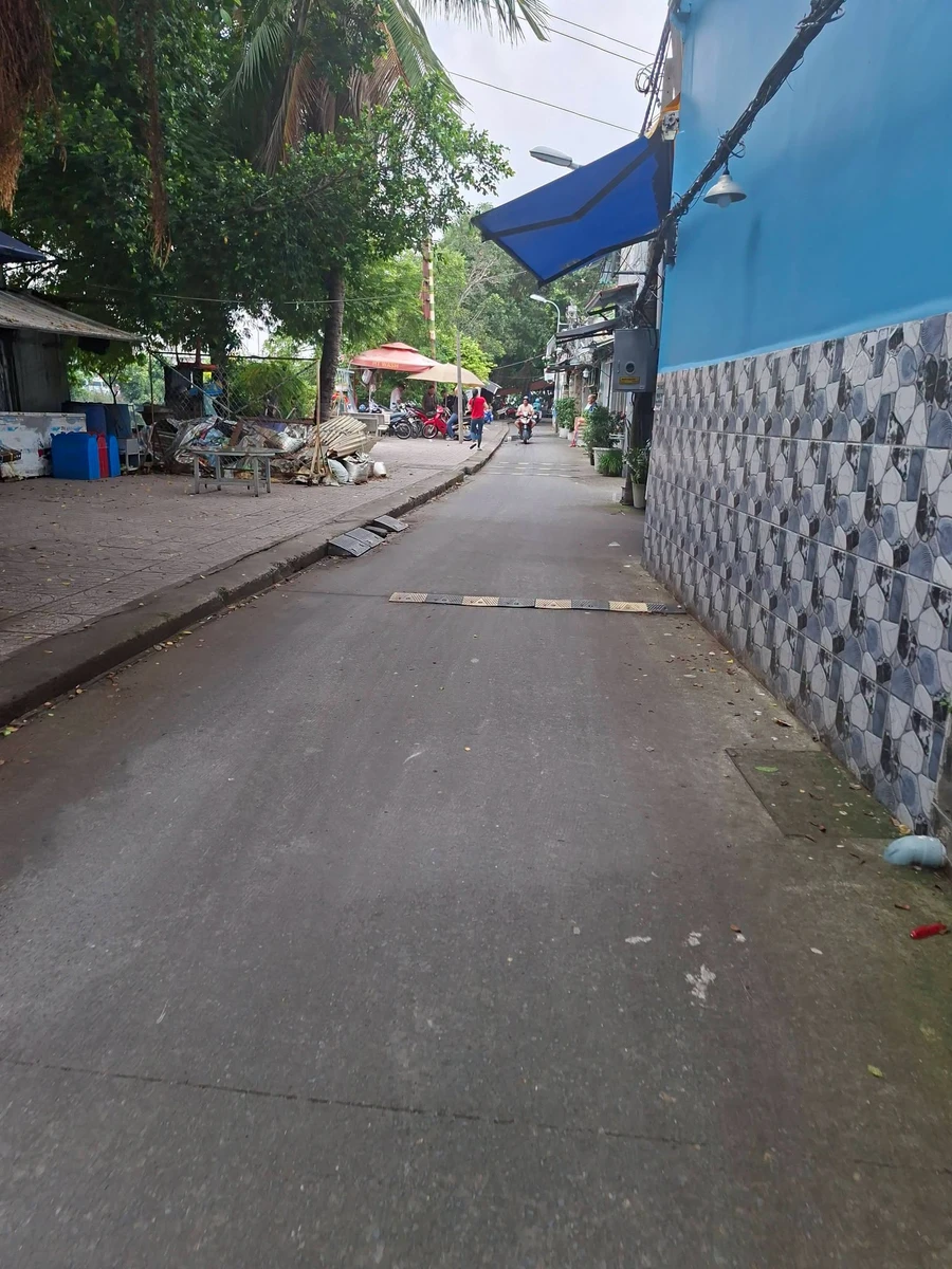 Bán nhà 2 tầng 42m2, 3PN sát hẻm xe hơi Quận 8 - Ảnh 1
