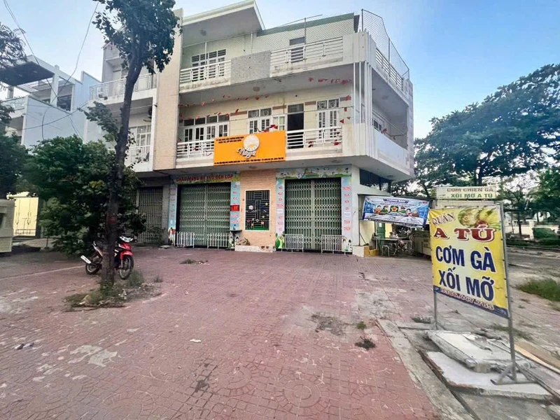 Cho thuê nhà 3 tầng mặt tiền Điện Biên Phủ, 235m2, 17 triệu/tháng