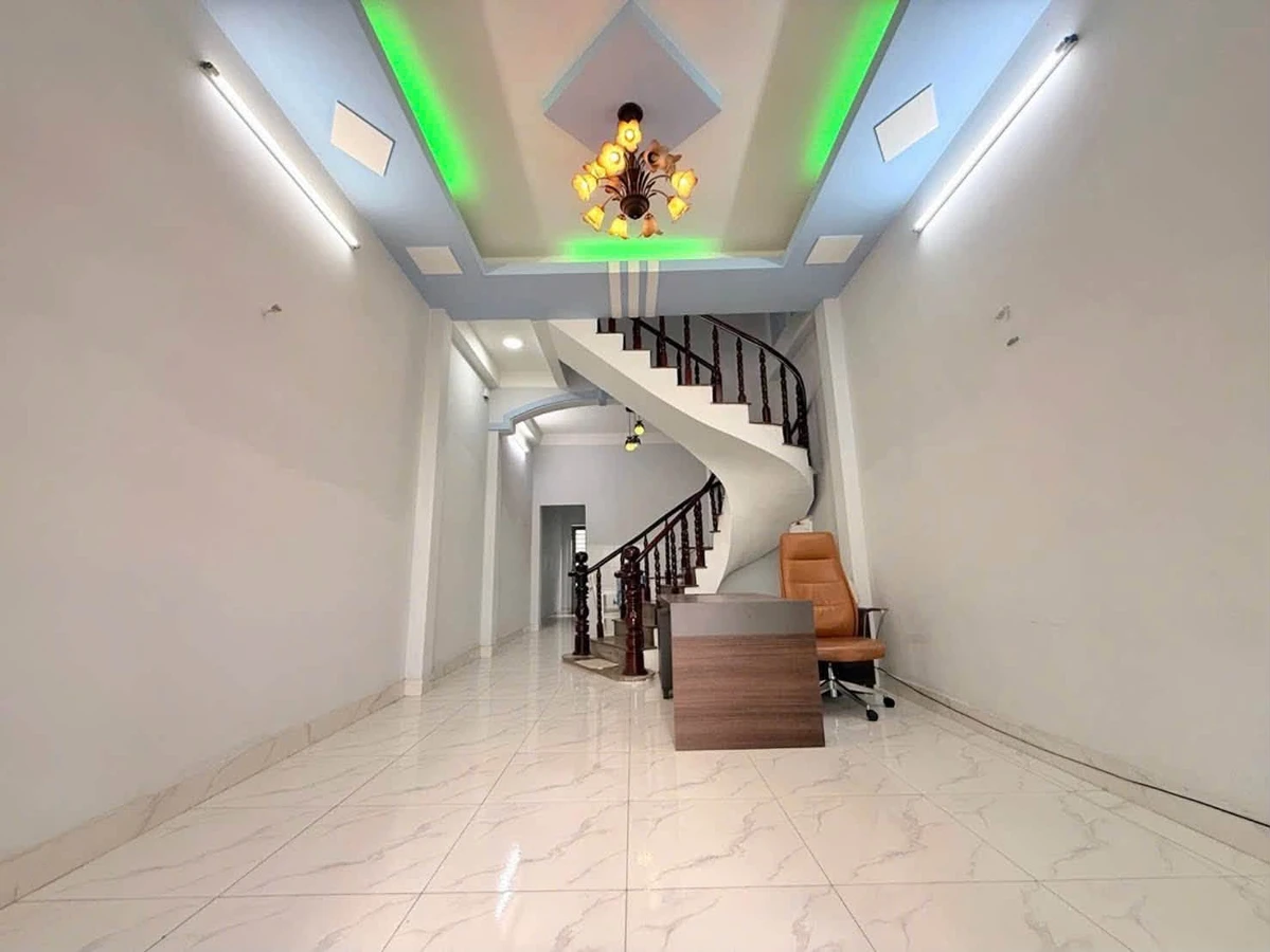 Bán nhà 2 tầng BTCT 4x16m, 4PN, ô tô vào nhà, gần Hiệp Thành City, Quận 12 - Ảnh thu nhỏ 2
