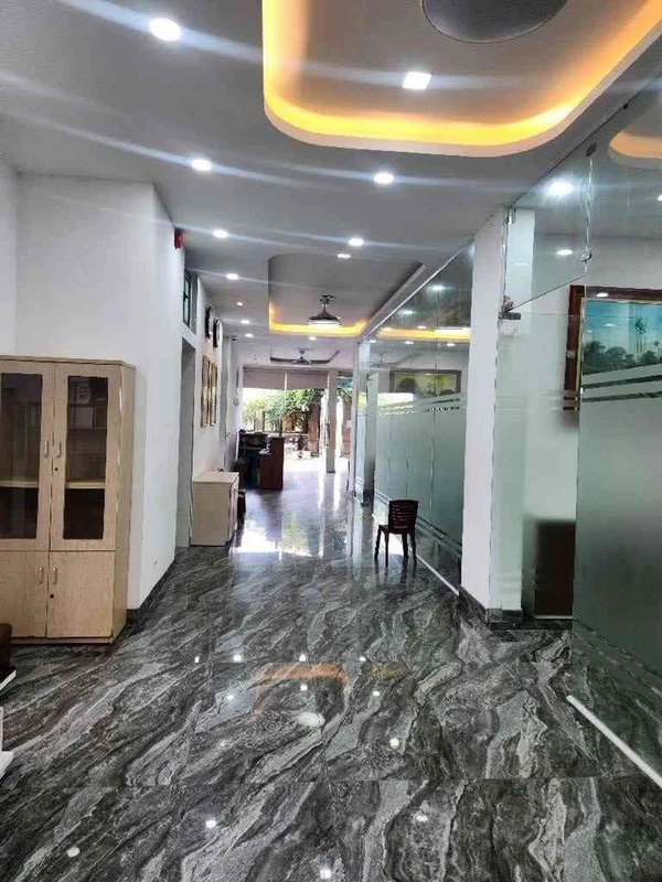 Bán tòa nhà 8 tầng 435m² MT 30m Sài Sơn Hà Nội 30 tỷ