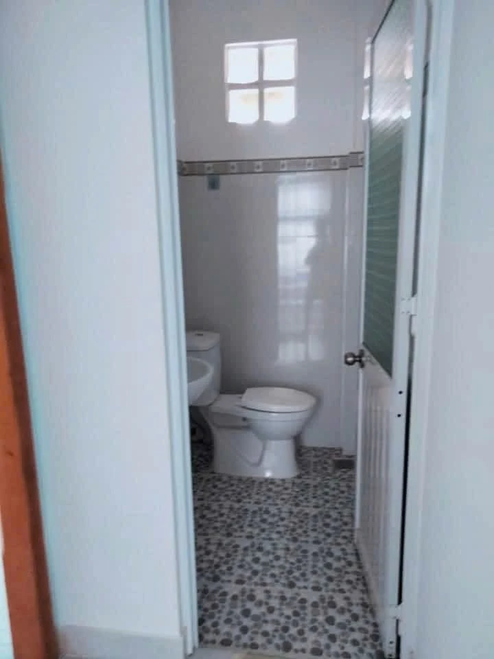 Bán nhà 1 trệt 1 lầu 40m2, 2 phòng ngủ, gần chợ Đình - Ảnh 1