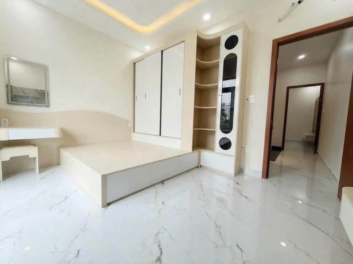 Bán nhà 3 tầng 4PN 150m2 Long Bình, Quận 9 - 4.999 tỷ - Ảnh thu nhỏ 4