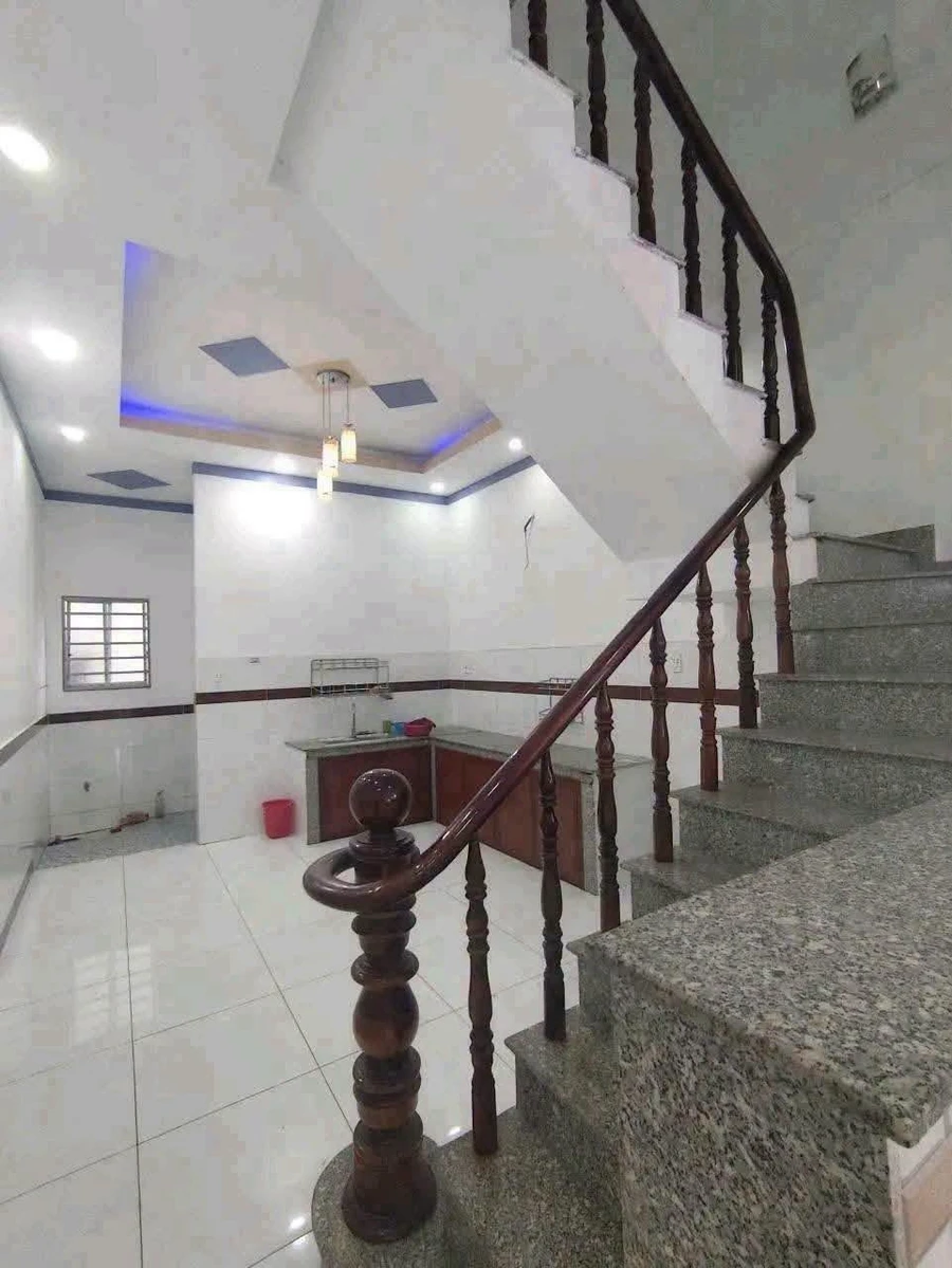 Bán nhà 1 trệt 1 lầu 110m2 sổ hồng, đường ô tô, phường Long Bình Tân, Đồng Nai - Ảnh thu nhỏ 4
