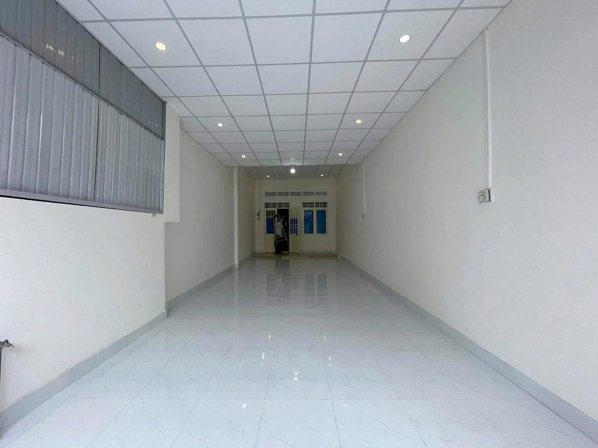 Bán nhà mặt tiền Hùng Vương đoạn Ama Khê, 3,8x19,5m, giá 5 tỷ, Buôn Ma Thuột - Ảnh 1