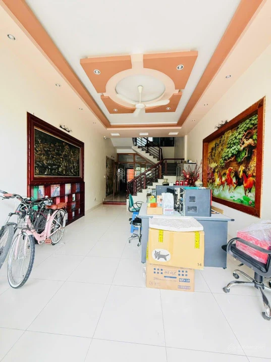 Bán nhà mặt phố Lê Văn Hưu, khu Vạn Lộc phía tây Nam Cường giá: 5,2 tỷ, S69,75m2, LH: 0979 020 ***.