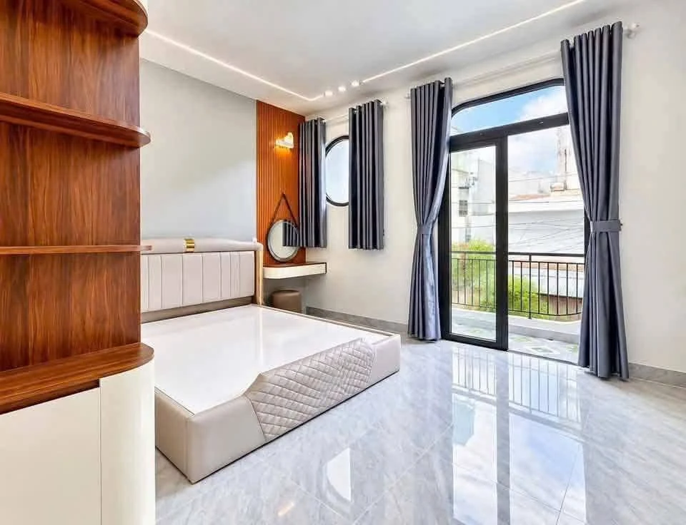 Bán nhà 4 tầng 52m² 4PN 4WC nội thất, Lã Xuân Oai hơn 5 tỷ - Ảnh thu nhỏ 2