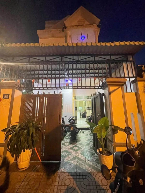 Bán nhà 1 trệt 1 lầu mặt tiền Nguyễn Xí 100m² 2,3 tỷ