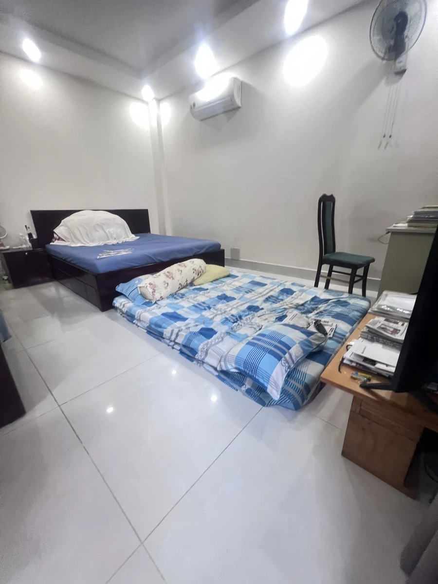 Bán nhà 4 tầng BTCT 40,3m² hẻm xe hơi Lạc Long Quân, Quận 11 giá 8 tỷ - Ảnh thu nhỏ 2
