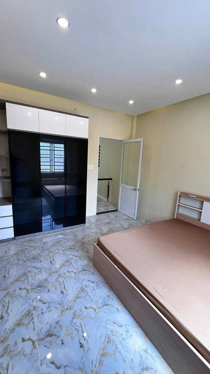 Bán nhà 1 trệt 1 lầu hẻm 76 Sư Vạn Hạnh, 5x13.5m, giá 1 tỷ 400 triệu, Rạch Giá - Ảnh thu nhỏ 2