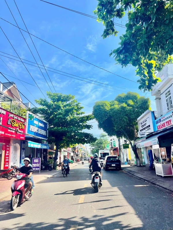 Bán nhà lầu mặt tiền kinh doanh Tuyên Quang Phan Thiết 80m2