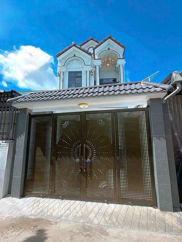 Bán nhà 2 lầu mặt tiền Nhật Tảo, Cần Thơ, 85m², 2.79 tỷ