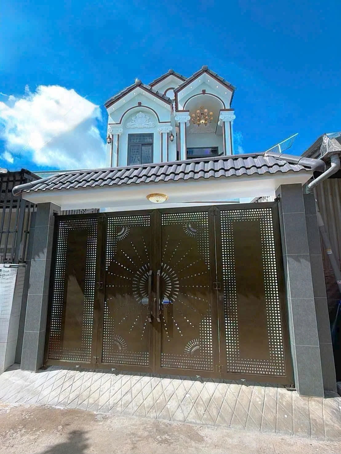 Bán nhà 2 lầu mặt tiền Nhật Tảo, Cần Thơ, 85m², 2.79 tỷ - Ảnh 1