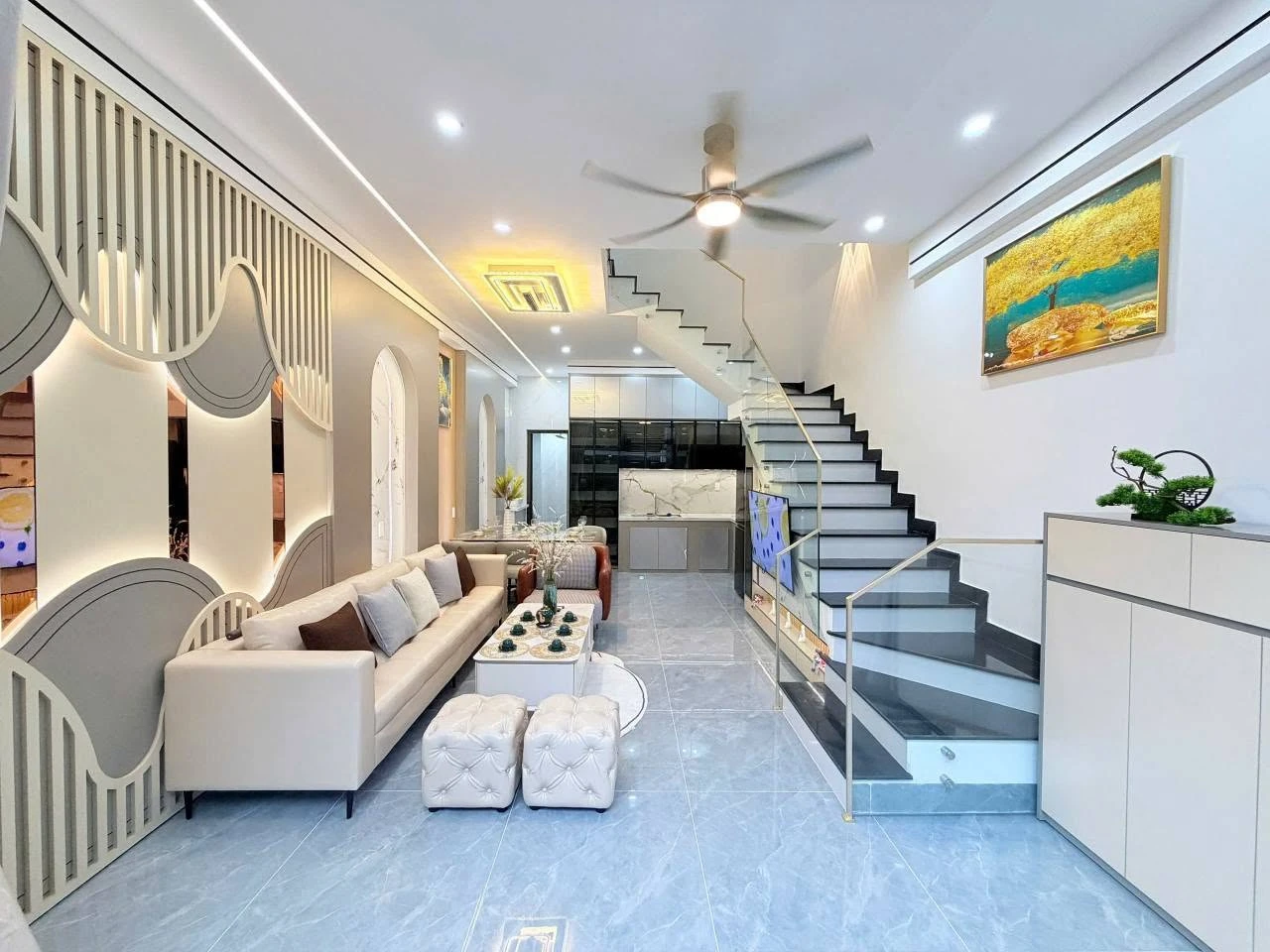 Bán nhà 3 tầng 180m2, 3 phòng ngủ tại Thái Thị Bôi, Quận 3 - Ảnh 1