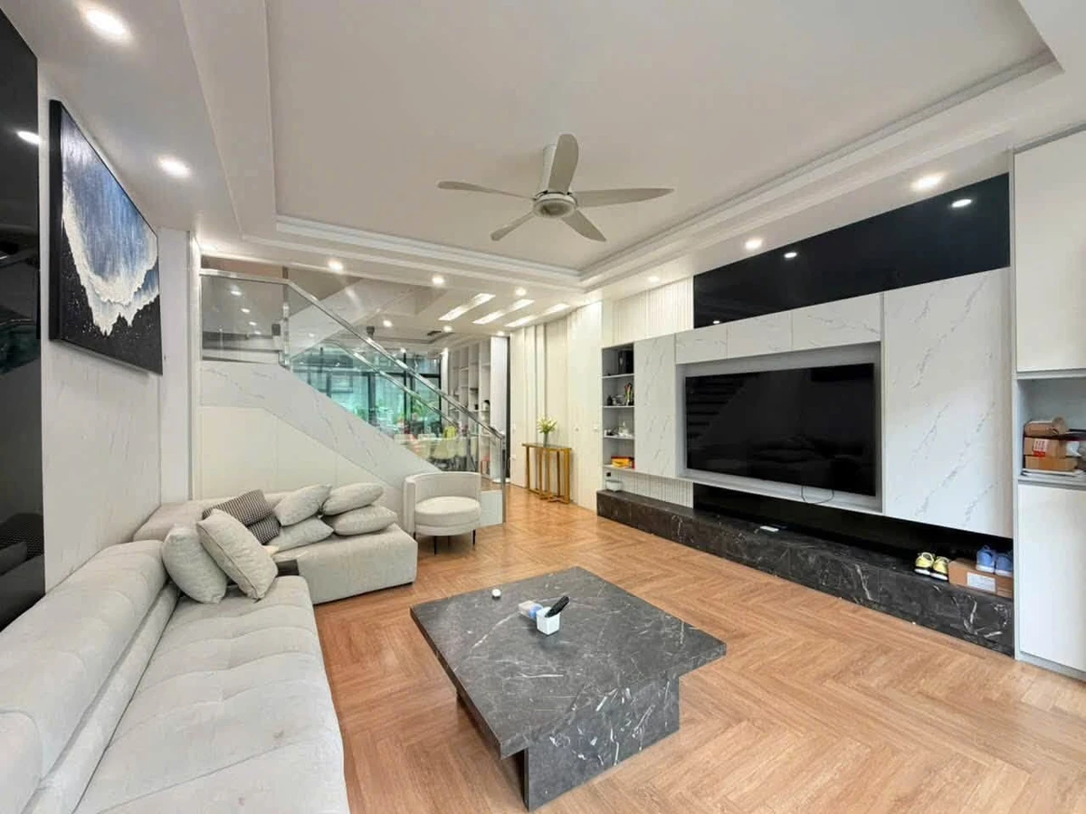 Bán nhà 3 tầng 1 tum 90m² phố Ban Mai, Quận 1 - Ảnh thu nhỏ 2