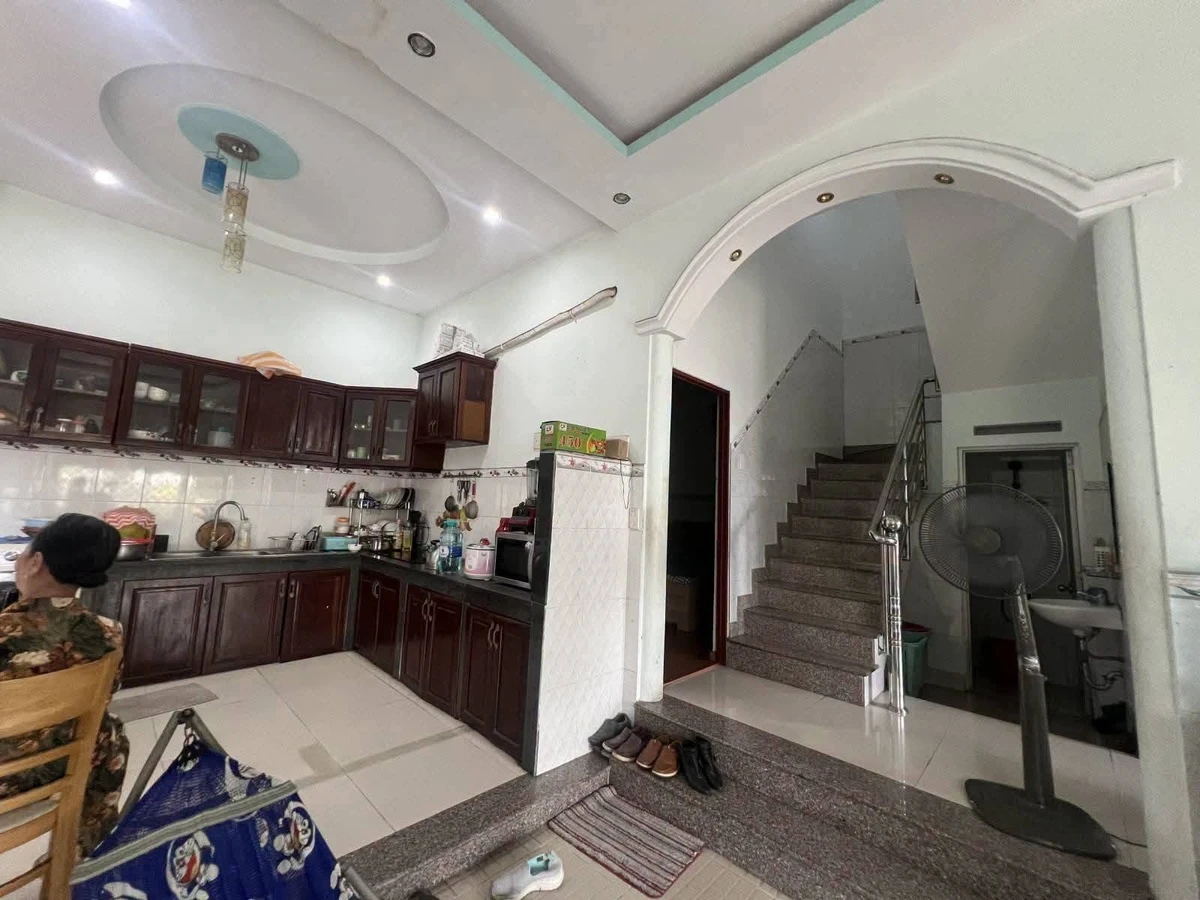 Bán nhà 2 tầng Linh Tây Thủ Đức 78m2 4PN 5.4 tỷ - Ảnh thu nhỏ 3