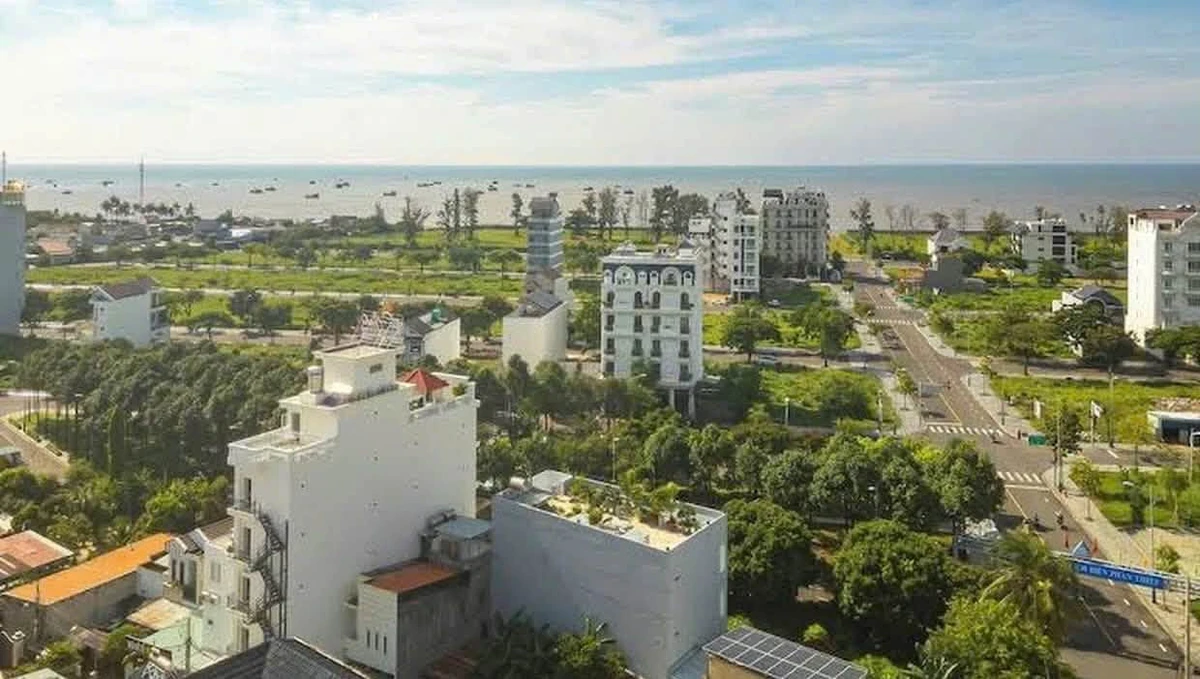 Bán khách sạn 16 phòng 2 mặt tiền 100m2 gần biển Ocean Dunes, Phú Thủy, Phan Thiết - Ảnh 1