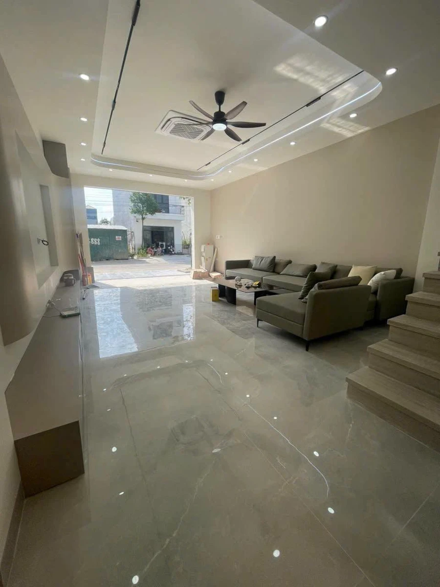 Bán nhà 5 tầng, 5PN, 85m², gần Trịnh Kiểm, 6,3 tỷ - Ảnh thu nhỏ 3