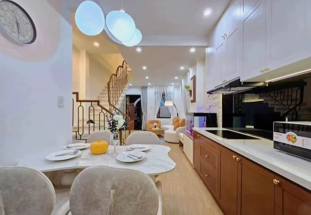 Bán nhà 4 tầng 120m² 3PN 3WC Sư Vạn Hạnh Quận 10 - Ảnh 1
