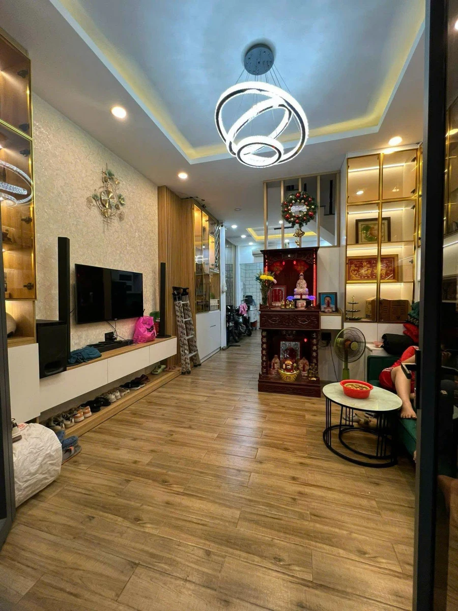 Bán nhà hẻm ô tô 5 phòng, 4 tầng Quận 8, 151m² - Ảnh 1