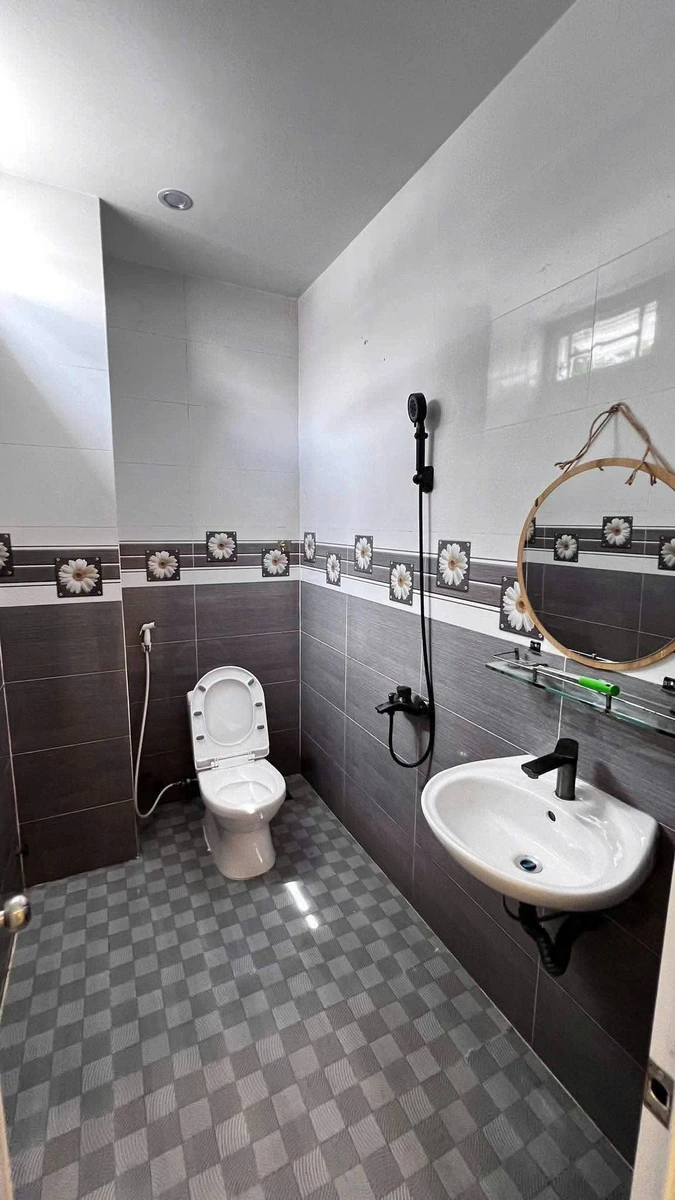 Bán nhà 1 trệt 1 lầu hẻm 76 Sư Vạn Hạnh, 5x13.5m, giá 1 tỷ 400 triệu, Rạch Giá - Ảnh thu nhỏ 5