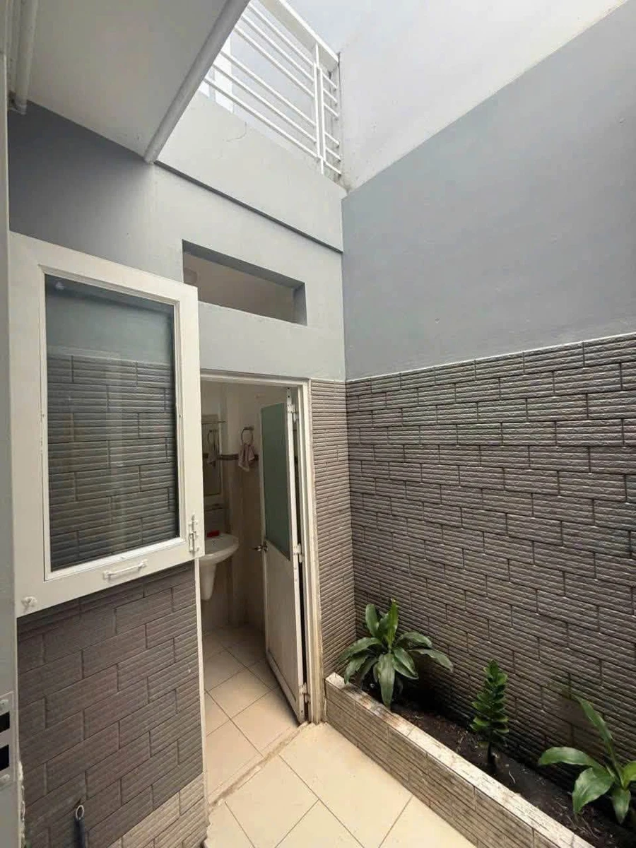 Bán nhà 4 tầng 66m2 đường Tô Hiến Thành Quận 10, 5PN 5WC, giá 15,2 tỷ - Ảnh thu nhỏ 3