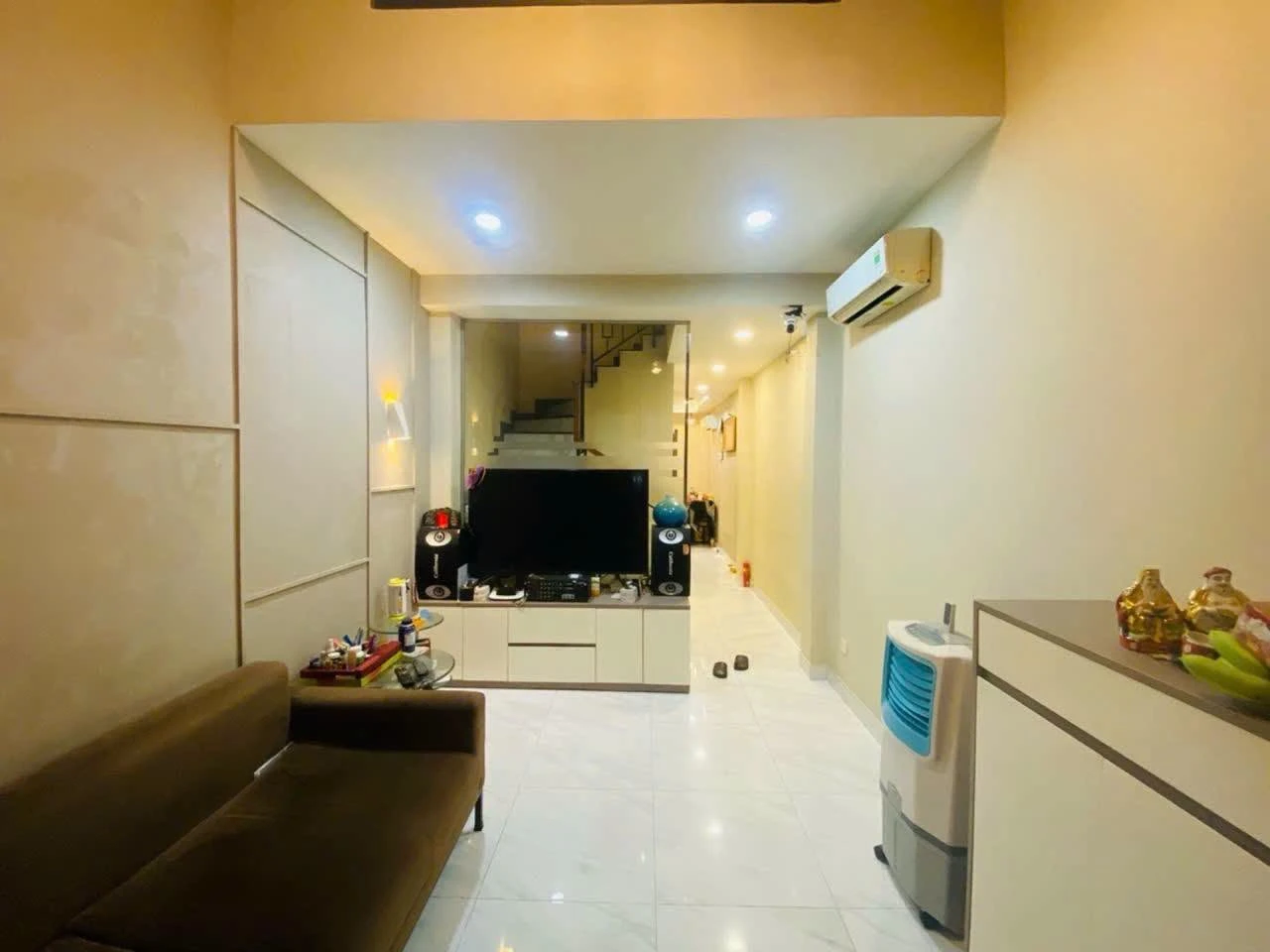 Bán nhà phố Quận 1, 38m², 4PN mặt tiền Nguyễn Cảnh Chân, 10,6 tỷ - Ảnh 1