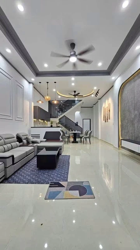 Bán nhà 4 phòng ngủ 4,8x20m đường Nguyễn Ái Quốc, gần chợ Hội Am, Hố Nai, giá 3,85 tỷ
