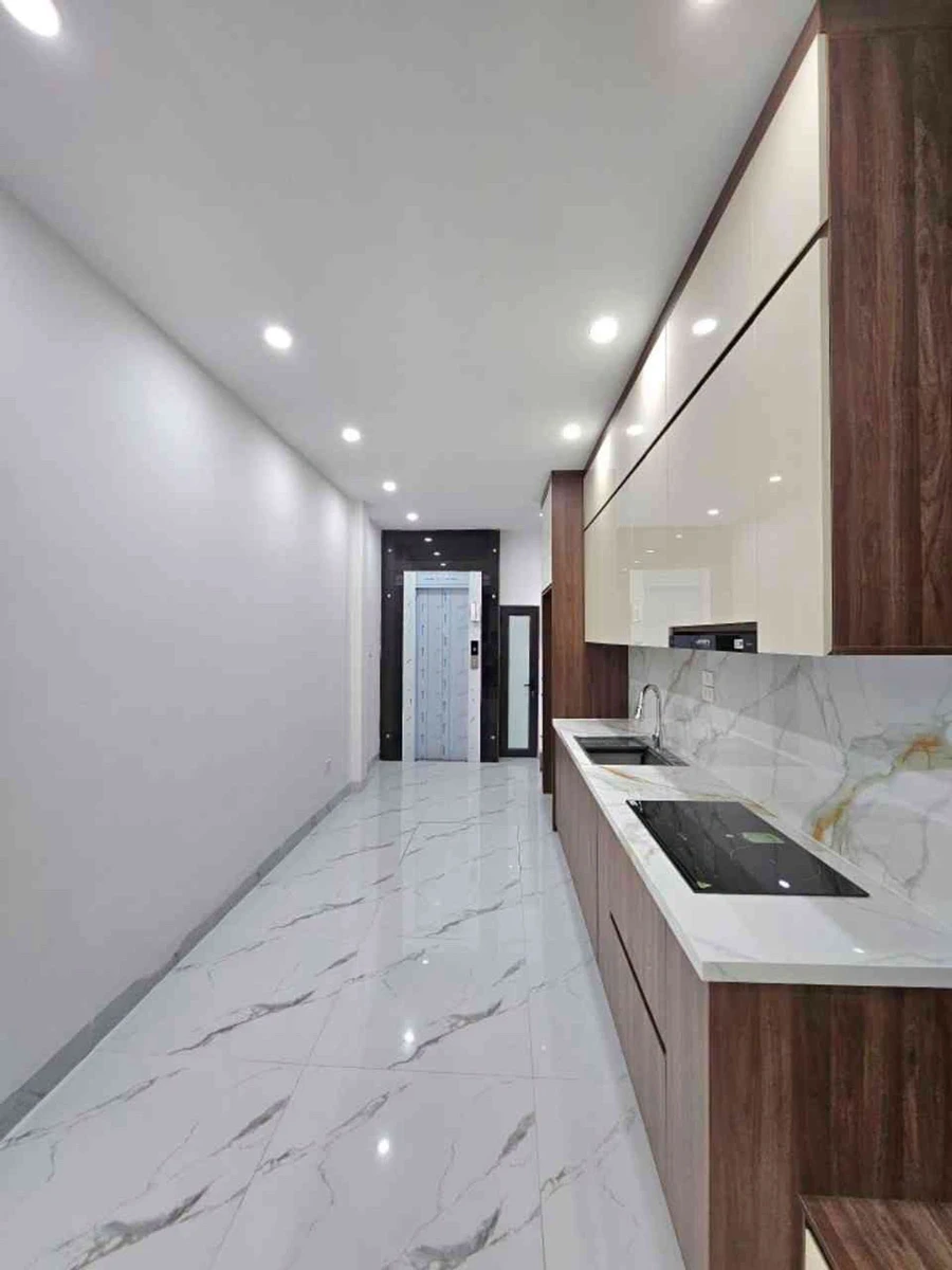 Bán nhà 5 tầng có thang máy Giang Biên, 35m2, hơn 6 tỷ - Ảnh thu nhỏ 4