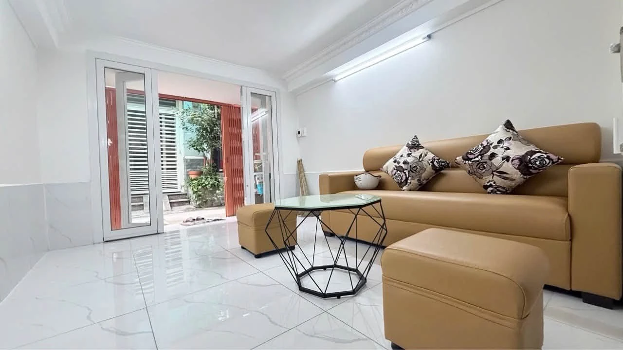 Bán nhà 4PN, 28.8m² Quận 7, 4.5 tỷ - Ảnh 1