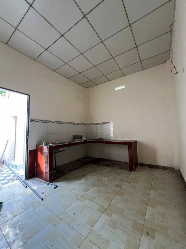 Bán nhà 2PN 120m2 có sổ hồng tại Long Hoa, Tây Ninh - Ảnh thu nhỏ 4