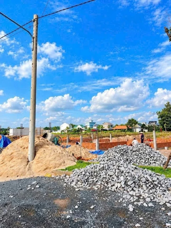 Bán nhà phố xây sẵn Chơn Thành Đồng Nai 225m2