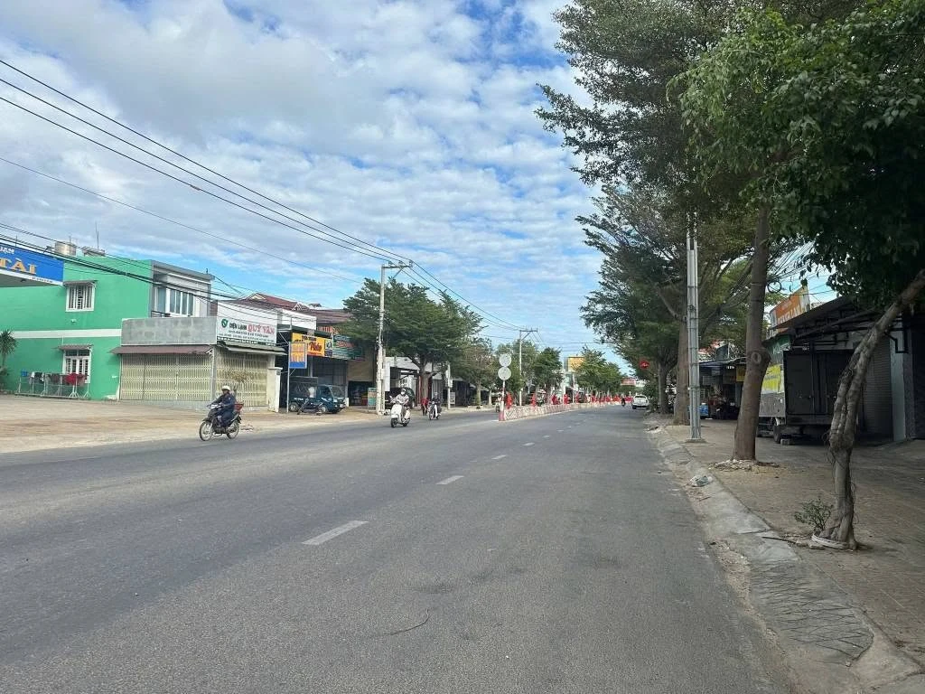 Bán lô đất mặt tiền 114m² Hải Thượng Lãn Ông Phan Rang 3 tỷ 800 triệu - Ảnh 1