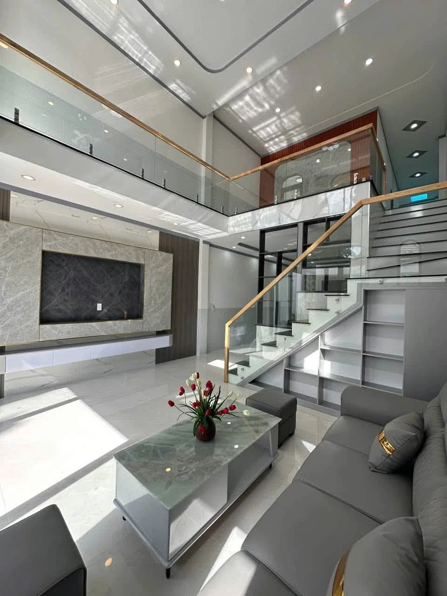 Bán nhà gác lửng 100m² trung tâm, 3 PN, 2 WC, 2 tỷ 680 triệu - Ảnh thu nhỏ 4