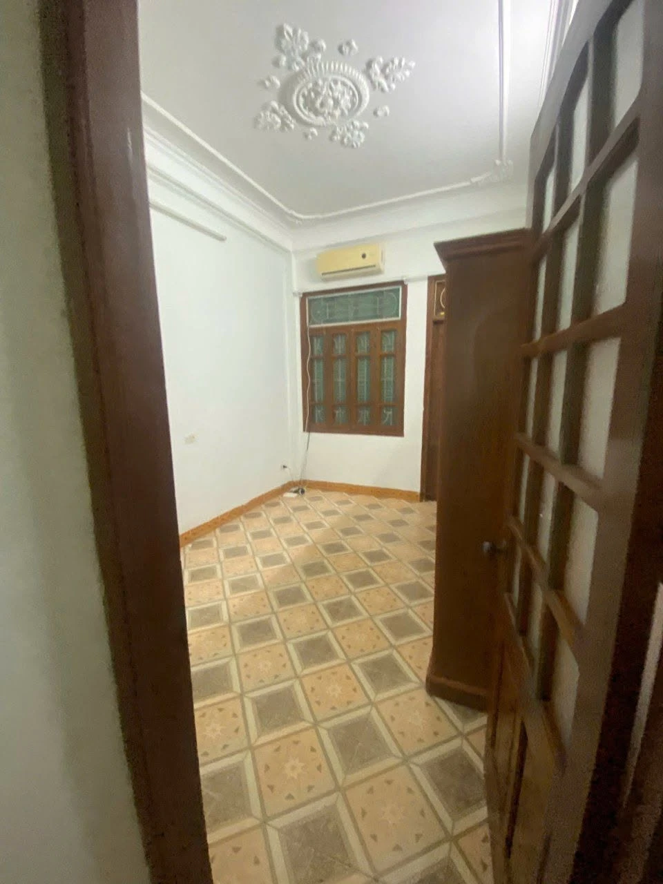 Cho thuê nhà riêng 4 tầng 4PN 160m² ngõ Khương Đình - Ảnh 1