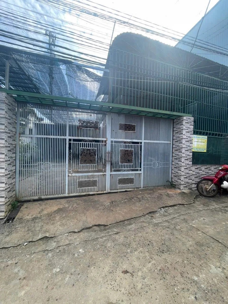 Bán nhà phố 3 phòng ngủ 140m² Quận 7, gần ĐHTN - Ảnh 1