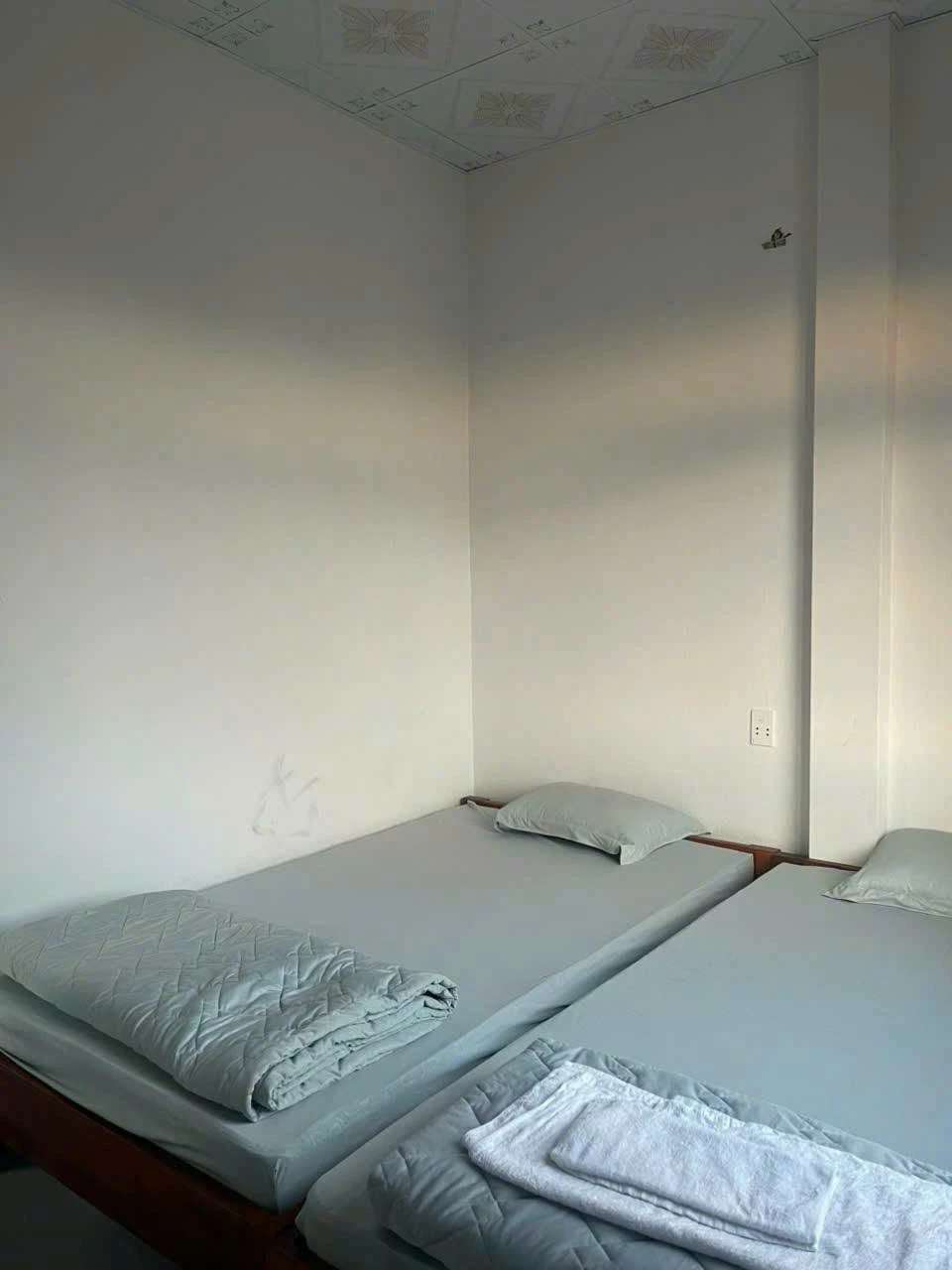 Bán nhà nghỉ 10 phòng cho thuê 5x20m sau chợ Tân Hòa 4,5 tỷ - Ảnh 1