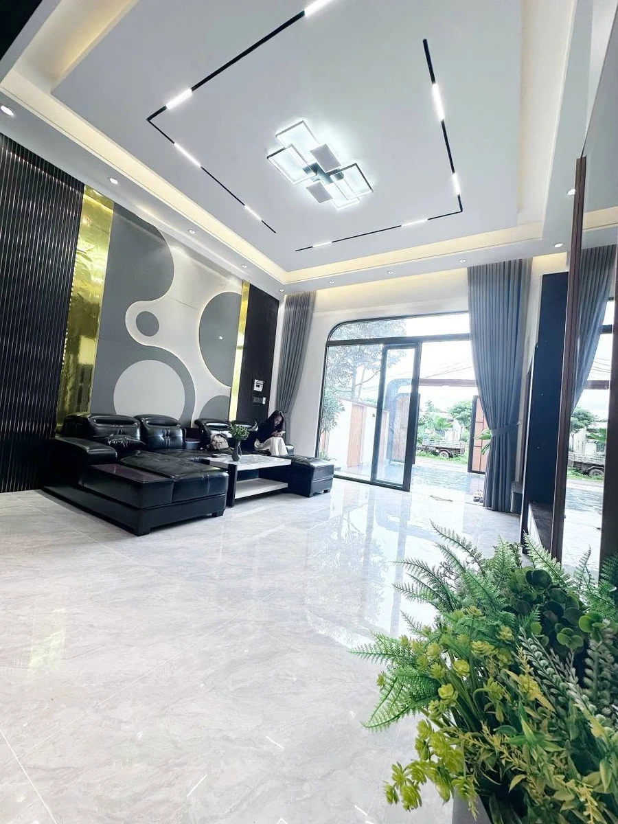 Bán nhà 1 trệt 1 lầu 250m² Y Wang, full nội thất, view suối - Ảnh thu nhỏ 3