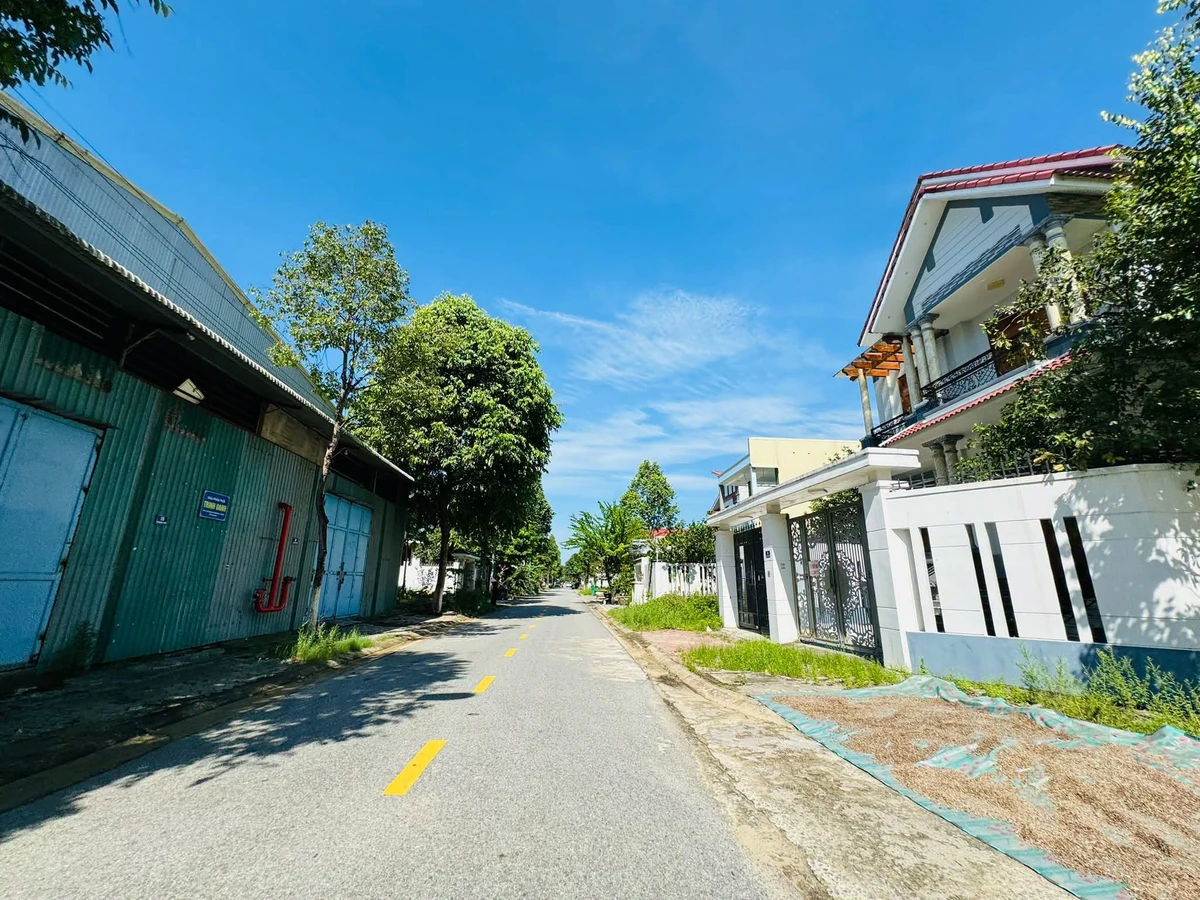 Bán lô đất mặt tiền đường Đỗ Quang Thắng, 10x21,5m, KDC Tây Phan Đình Phùng, Quảng Ngãi - Ảnh 1