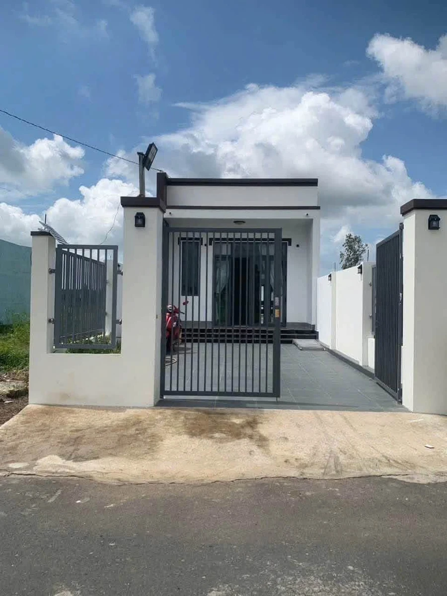 Nhà mới xây mặt tiền gần biển Lộc An, 175m2, 2PN, 1.39 tỷ - Ảnh thu nhỏ 2