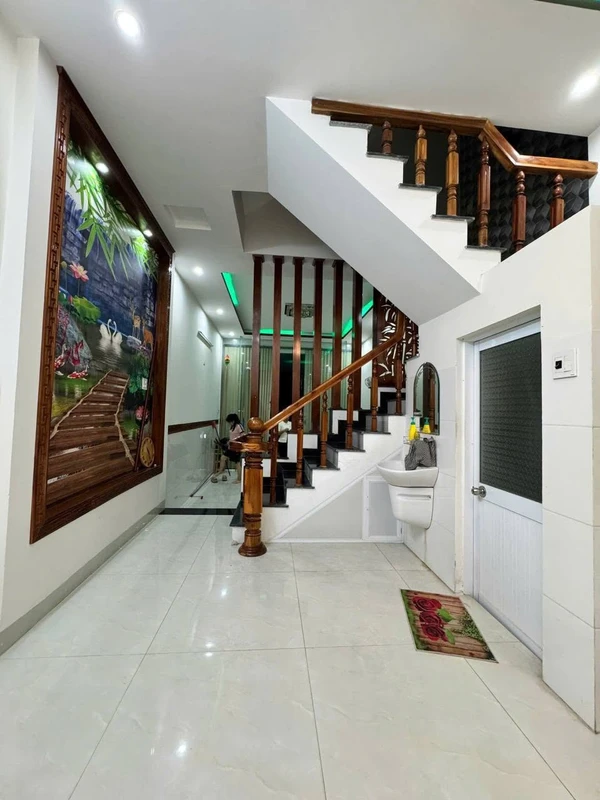 Bán nhà mặt tiền Nguyễn Hoà Quy Nhơn 40m2 3 tầng 3PN
