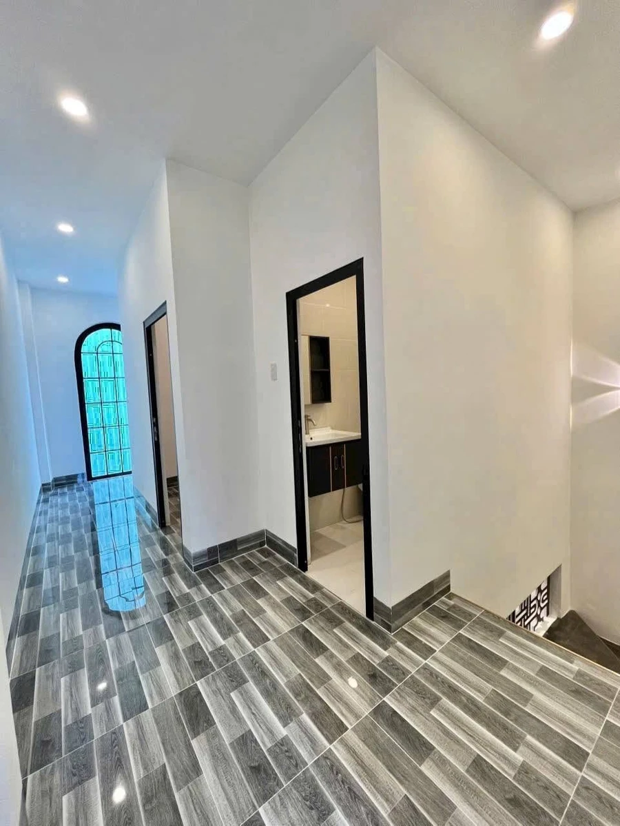 Bán nhà trệt lầu hẻm Lâm Quang Ky, Rạch Giá, An Giang, 4,7x9,2m, giá 1,75 tỷ - Ảnh thu nhỏ 5