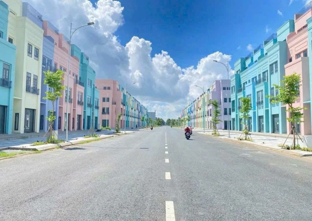 Bán nhà 1 trệt 3 lầu 323m² Đại lộ Ánh Sáng Cần Thơ - Ảnh 1