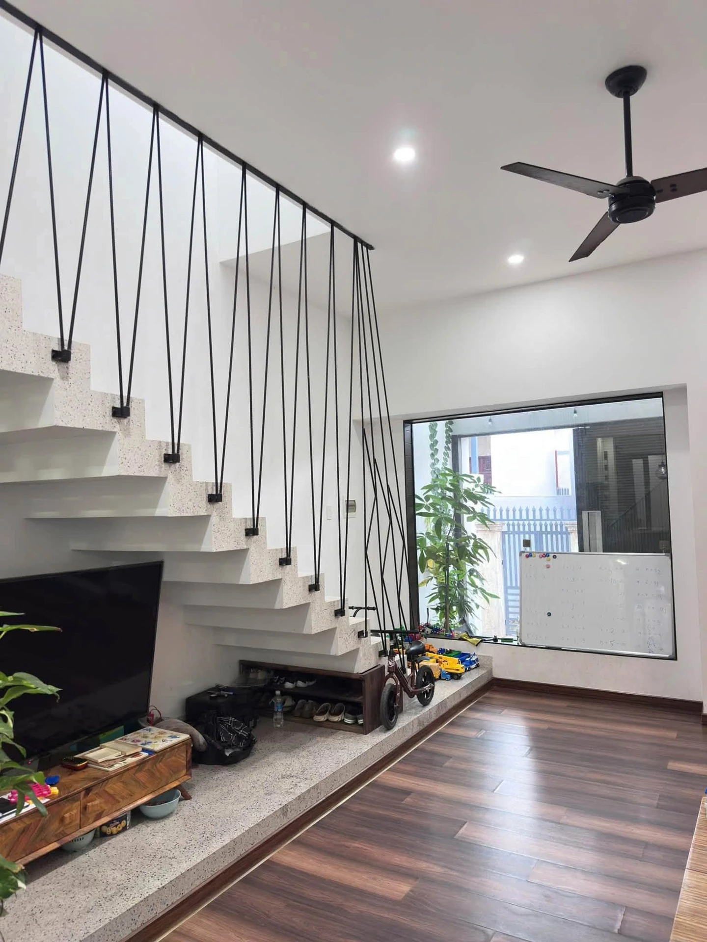 Bán nhà 1 trệt 1 lầu 90,6m2 Tôn Đức Thắng Phường Phú Thuận - Ảnh 1