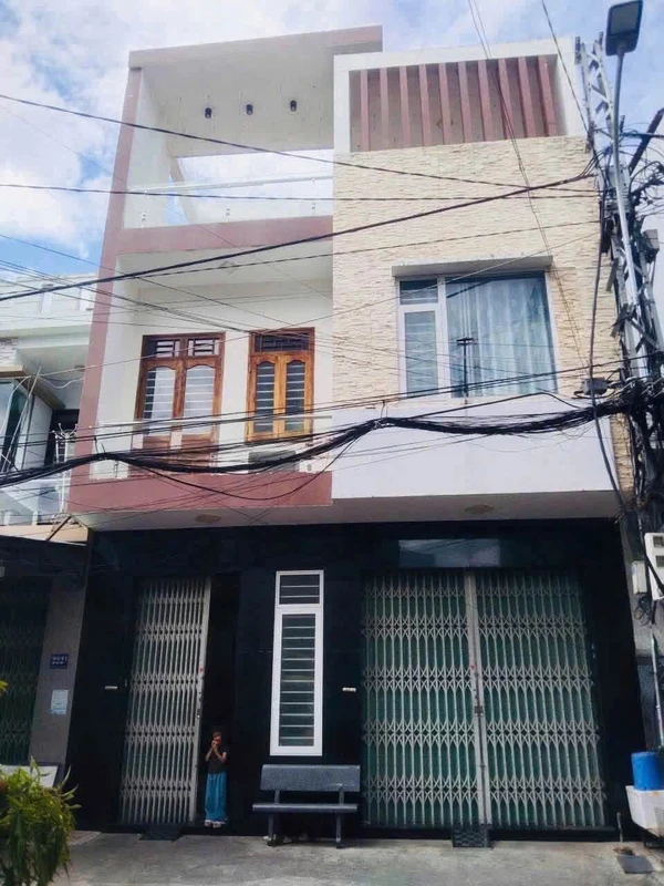 Bán nhà 3 tầng mặt tiền Huỳnh Thúc Kháng 79m2, Quy Nhơn