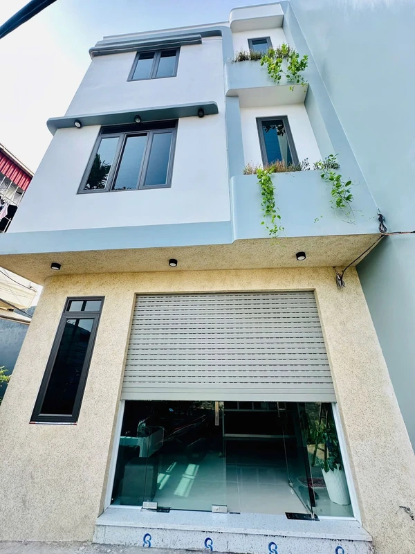 Nhà 3 tầng Bạch Mai 42m² 3PN giá 2,65 tỷ