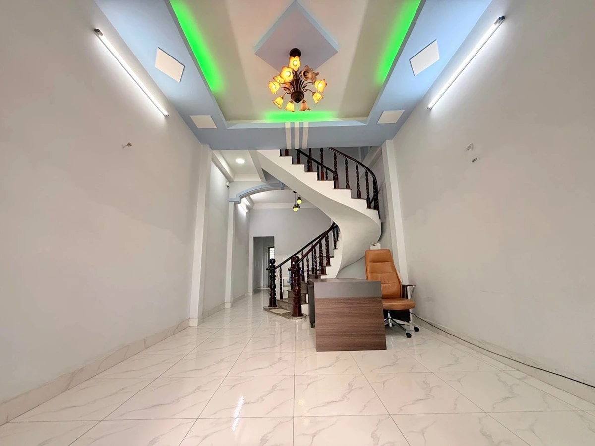 Bán nhà 64m2, 1 trệt 1 lầu, 4PN 2WC gần Hiệp Thành City, Quận 12, giá 4,9 tỷ - Ảnh thu nhỏ 3