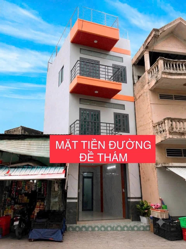 Bán nhà 1 trệt 2 lầu mặt tiền Đề Thám Cần Thơ 26m2